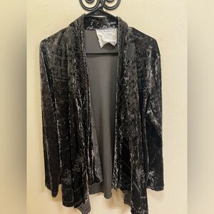 Elegant Velvet Blazer in Deep Gray